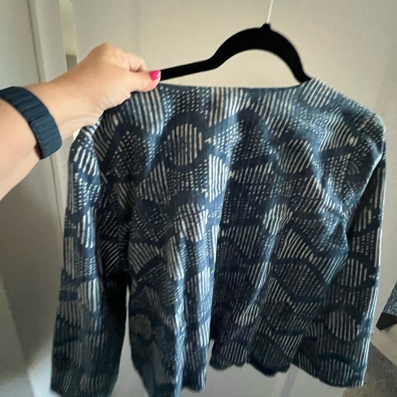 Beautiful, light blue and linen Eileen Fisher 3/4 length sleeves open jacket. - Picture 2 of 9